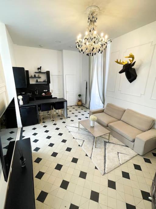 Apartmán Romantique Jacuzzi, Au Chateau A 30 Min De Paris Limay Exteriér fotografie