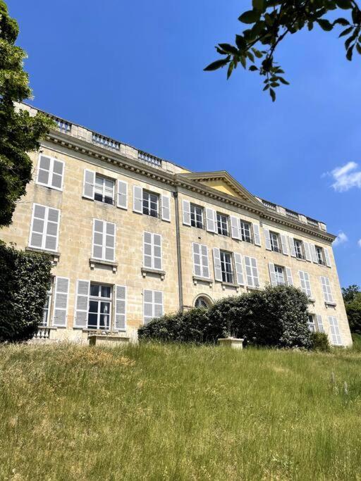 Apartmán Romantique Jacuzzi, Au Chateau A 30 Min De Paris Limay Exteriér fotografie