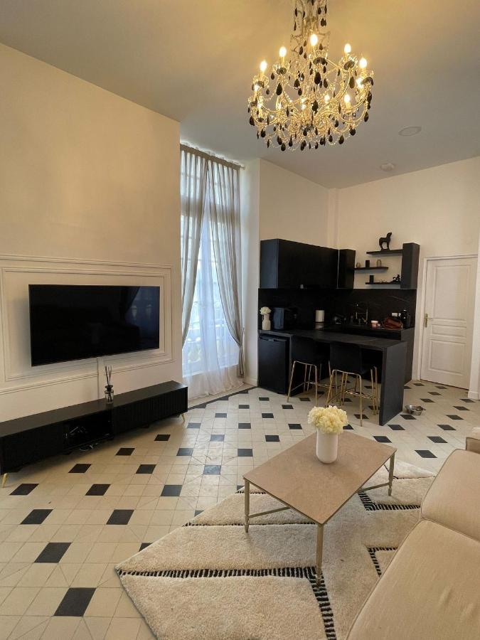 Apartmán Romantique Jacuzzi, Au Chateau A 30 Min De Paris Limay Exteriér fotografie
